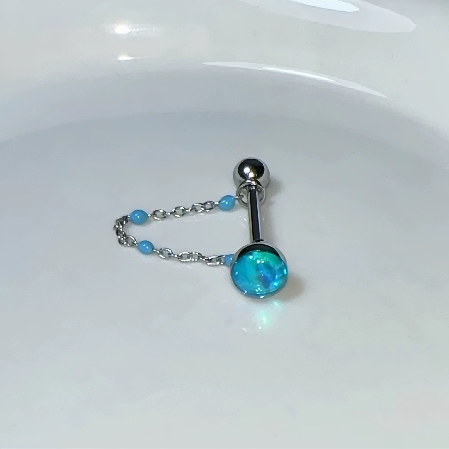 1Pc High-Quality Trendy Blue G - Body Jewelry Titanium recensione e prezzo