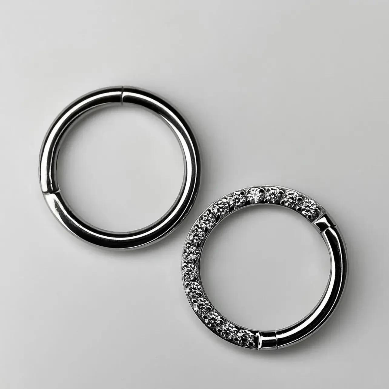 G23 Titanium Nose Ring 14G 16G - Septum Clicker Ring recensione e prezzo