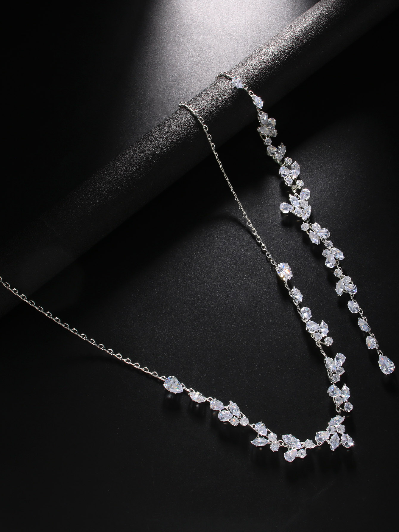 Crystal Leaf Backdrop Necklace - Body Jewelry Bulk recensione e prezzo