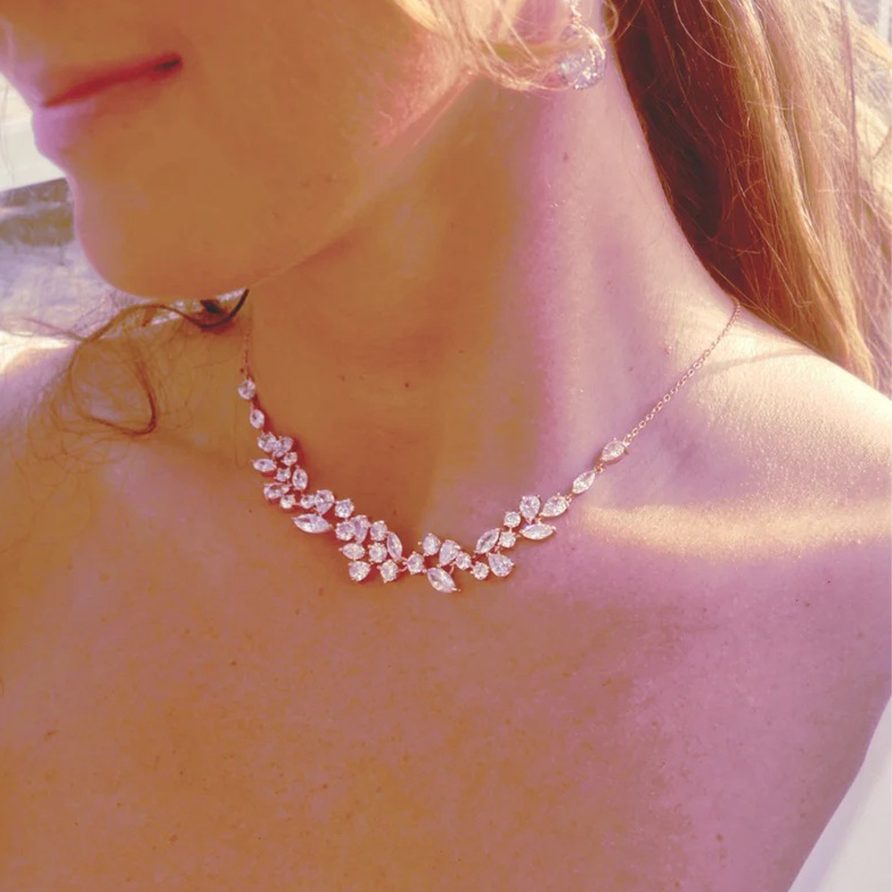 Crystal Leaf Backdrop Necklace - Body Jewelry Bulk recensione e prezzo
